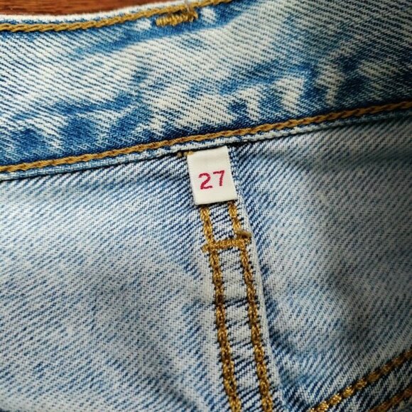 Levis Premium Light Wash Cropped Straight-Leg Jeans 27 - Picture 9 of 12